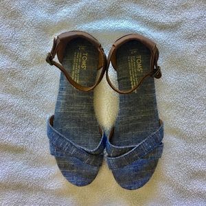 TOMS Women’s Chambray Correa Sandals